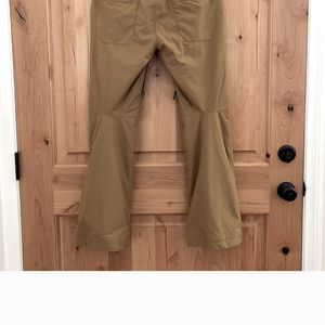 Women's medium North face snow pants